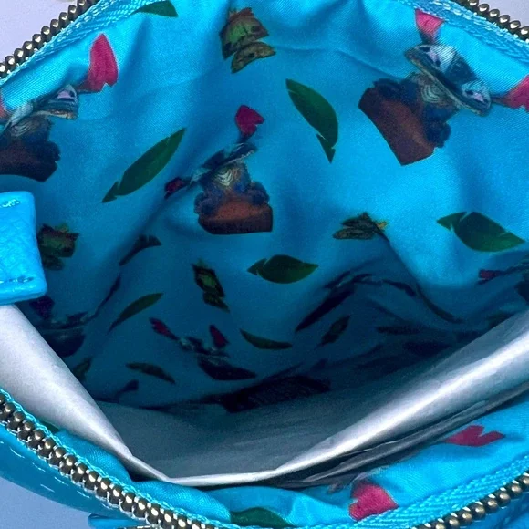 Loungefly - Disney Stitch Tiki Passport Bag - Entertainment Earth Exclusive NWT - Picture 8 of 11